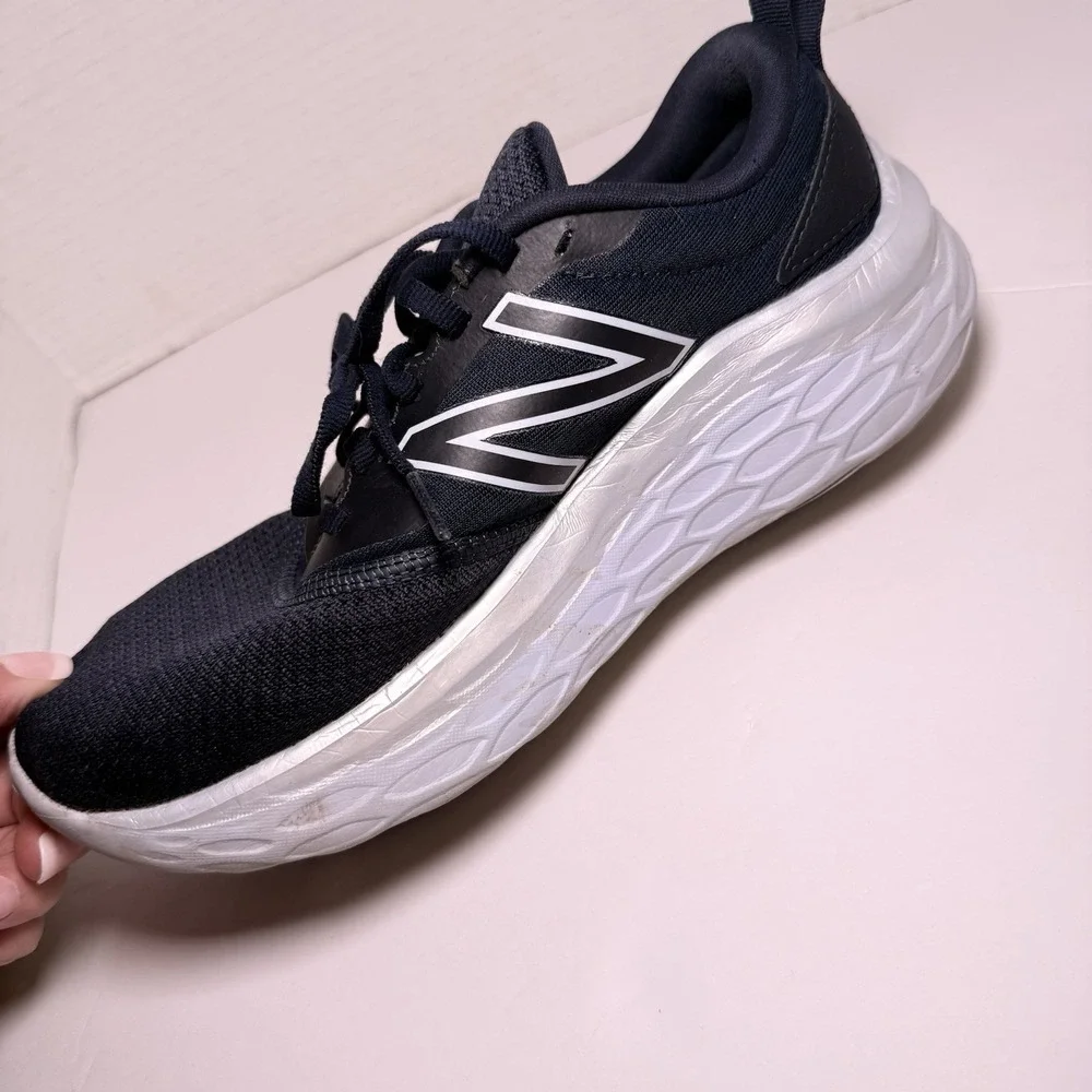 New Balance Women 's Eclipse/Magnetic Blue Running Shoe Fresh Foam Sz 8 WLTOLB1